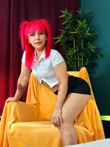 Foxxxy_MILF New Moods 💕  3টি ছবি