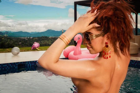 KalieFiore: Public ( 5 фото)