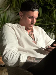 Not so interested 🤭 od DaNNyeL016  snímek
