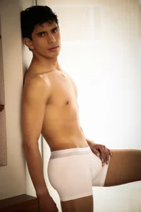 Jeick-Dawson IN WHITE BOXERS Pic 3