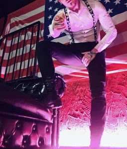 Freeeeeeeeeeeeeee de HunkyDesire  5 Imagens
