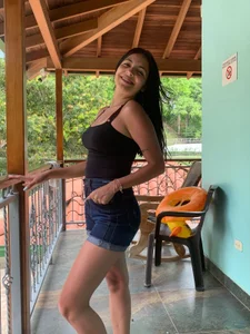 Alexa_Zc Public Pic 5