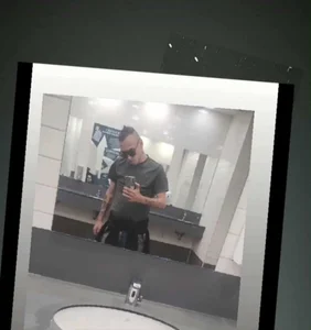 Public od Strawboyy  2 snímek
