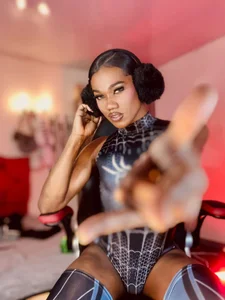 naireth Public Foto 4