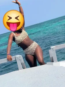 Zdjęcia hornyqueen93 Public:  8