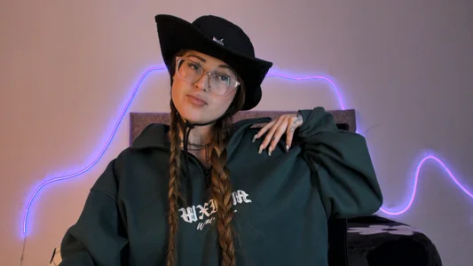 tekila__ I love being the style you don't expect to see on these platforms. Pic 2