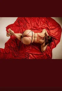 Miaa_ferrari1 Tie me up if you can Billede