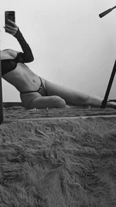 DahliaVex_ Look at me Pic