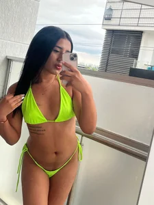 ScarlettVell sexy swimsuit Immagine  2