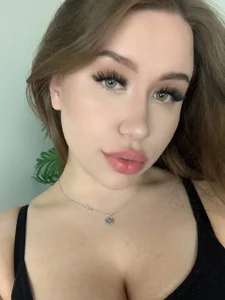 Monica_sexxx_sirensのJust meの枚の写真