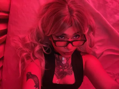 Emily_Evo Public Billede 2