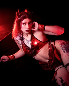 ZammyRosseeのRED 💓の 9枚の写真