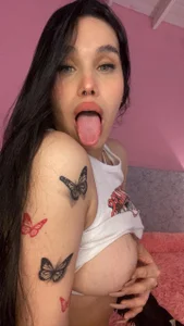 Bella__Wood Public Pic 5