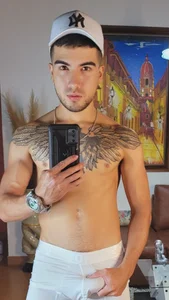 Public de taylor_cruz  2 photos