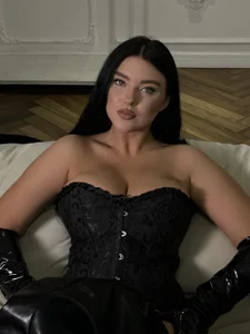 Angela_Fosterr lady in black صورة واحدة|Angela_Fosterr lady in black صورتان|Angela_Fosterr lady in black  2 صور|Angela_Fosterr lady in black  2 صورة