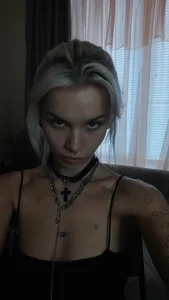 Hot_BlondaのPublicの枚の写真