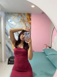 Ary__cherry kullanıcısının with a pretty red dress❤ albümü -  3 fotoğraf