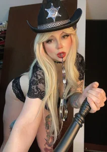 Irinaa_Scarlett The police Pic 2