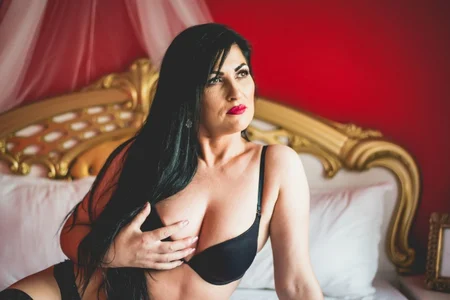 JullieMilf Only me Hình 5