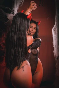 Miiaa_jones trick or treat?🕷 Foto 3