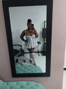 Saravy_Blandon Public Bilde