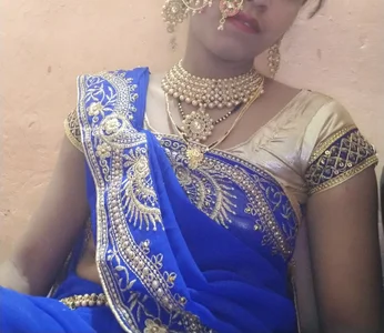 Hot_Bhabhi-ji Public Pic 3