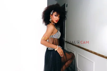 NaomiSteward: 🎄🥰The year is ending and I want to finish about you, between the gifts and moans.🥰🎄 ( 4 фото)