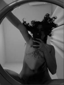 Julieta_dol me and a mirror slika 2