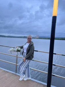 roxana_brooks Invite me out on a date in the park Poză 3