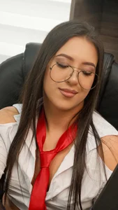 Hilary_Smile_ Ready for the private meeting😈  4টি ছবি