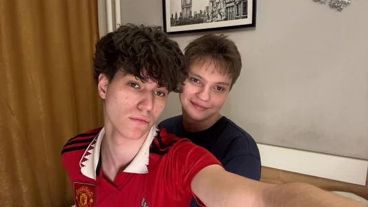 Zdjęcia 1gay1straight Public:  2