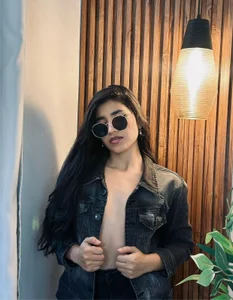 Lia_Mar_ Submissive and Loving It Foto 5