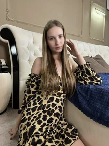 ChloeFrench . Bilde 2