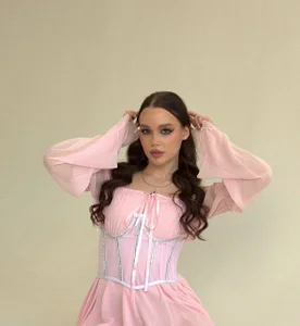 Bella__Hunters Public Pic 3