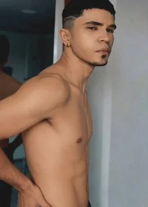 Leo-owen Public slika 3