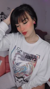 LucianaTomson A model 🤌✨️💜 Pic 4