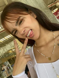 I'm live now, baby... 8::30 AM to 330 PM (Colombia). I’ve missed the way your eyes undress me. Come od MelodyMansson  2 snímek