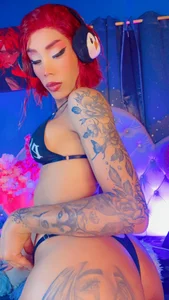 Naugth_channel_tsの❤️の 3枚の写真