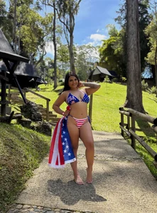 ElleGisellee July 4th ♥️🤍💙 Billede