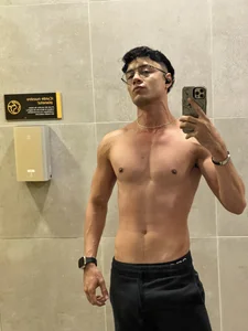 Dash in the gym!!💪🏼 de Sebastian-Dash  5 Imagens