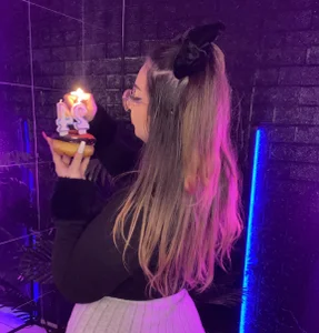 Katewalker_Let's clebrate my B day together图片