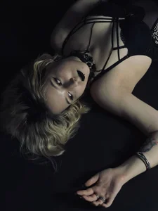 mirabite_ Total black 🖤 Gambar 9