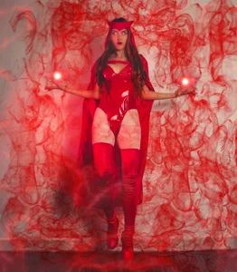 ViolethMoon: Wanda Maximoff Cosplay ( 2 фото)