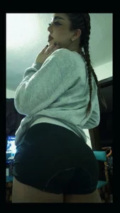 Mia_Florez_t Public Pic 3