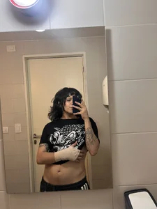 Hot 🥵 de zoe_secrets  4 Imagens
