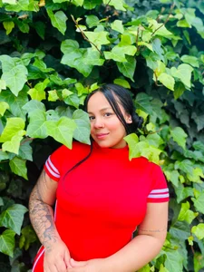 EmilyQueen3x Outdoor Pic 6