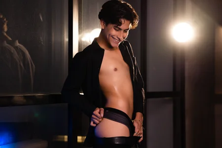 Aaron_Eze Public Εικόνα 4