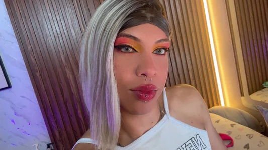 AndyBlake_ “I look innocent… but I don’t always behave 😇😏” 圖片