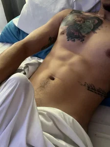 danielv_95 Hairy  2টি ছবি
