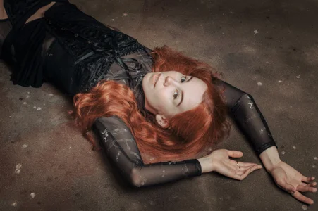 Elsa_Redwood: Win-win trio: corset, stockings n dress ( 7 фото)